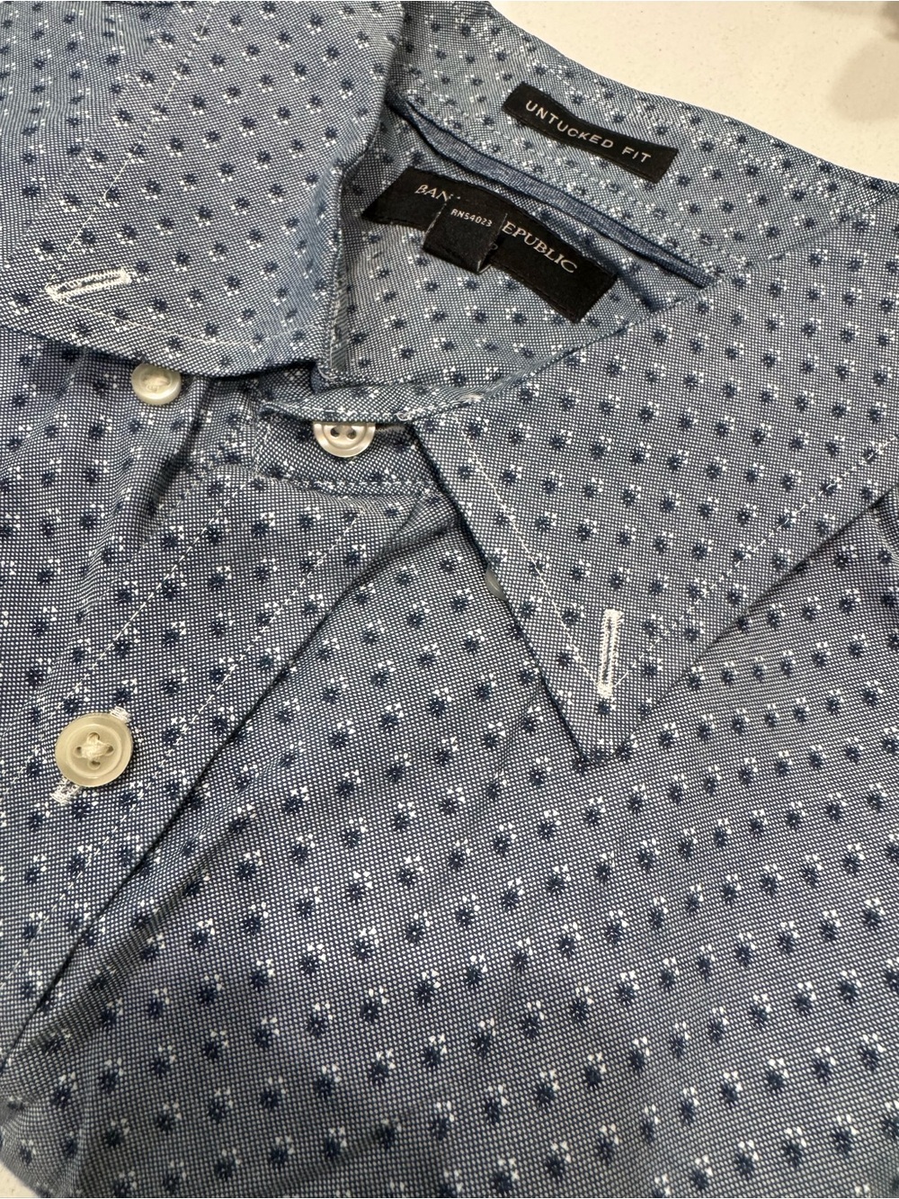 Banana Republic Men Blue Geometric Print Oxford Shirt Size M Untucked Fit Preppy